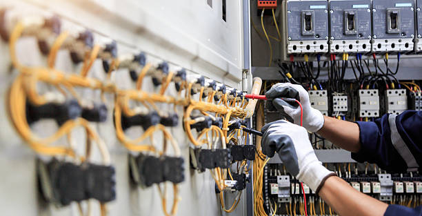 Professional Electrician technician working in Forest Hills, MI